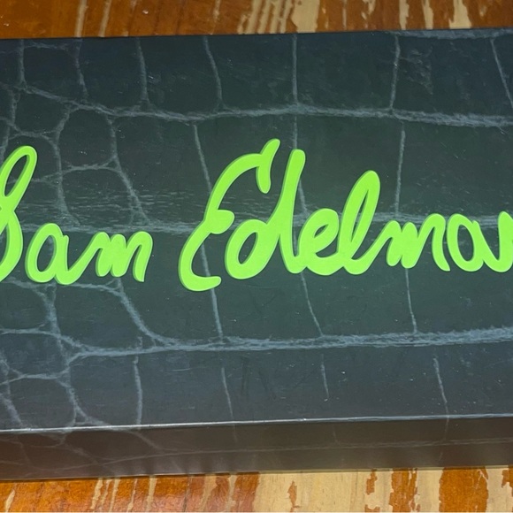 SAM EDELMAN Sophia Quilted Zipper Wallet  BLACK  Silver Logo New In Box w/tags - Picture 3 of 10